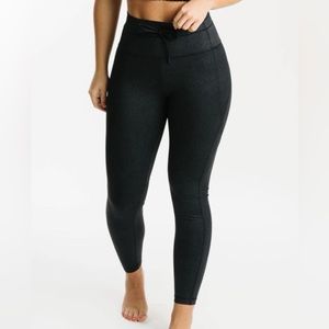 ZYIA Black Shimmer Drawstring Luxe  7/8 24” leggings Size 6-8